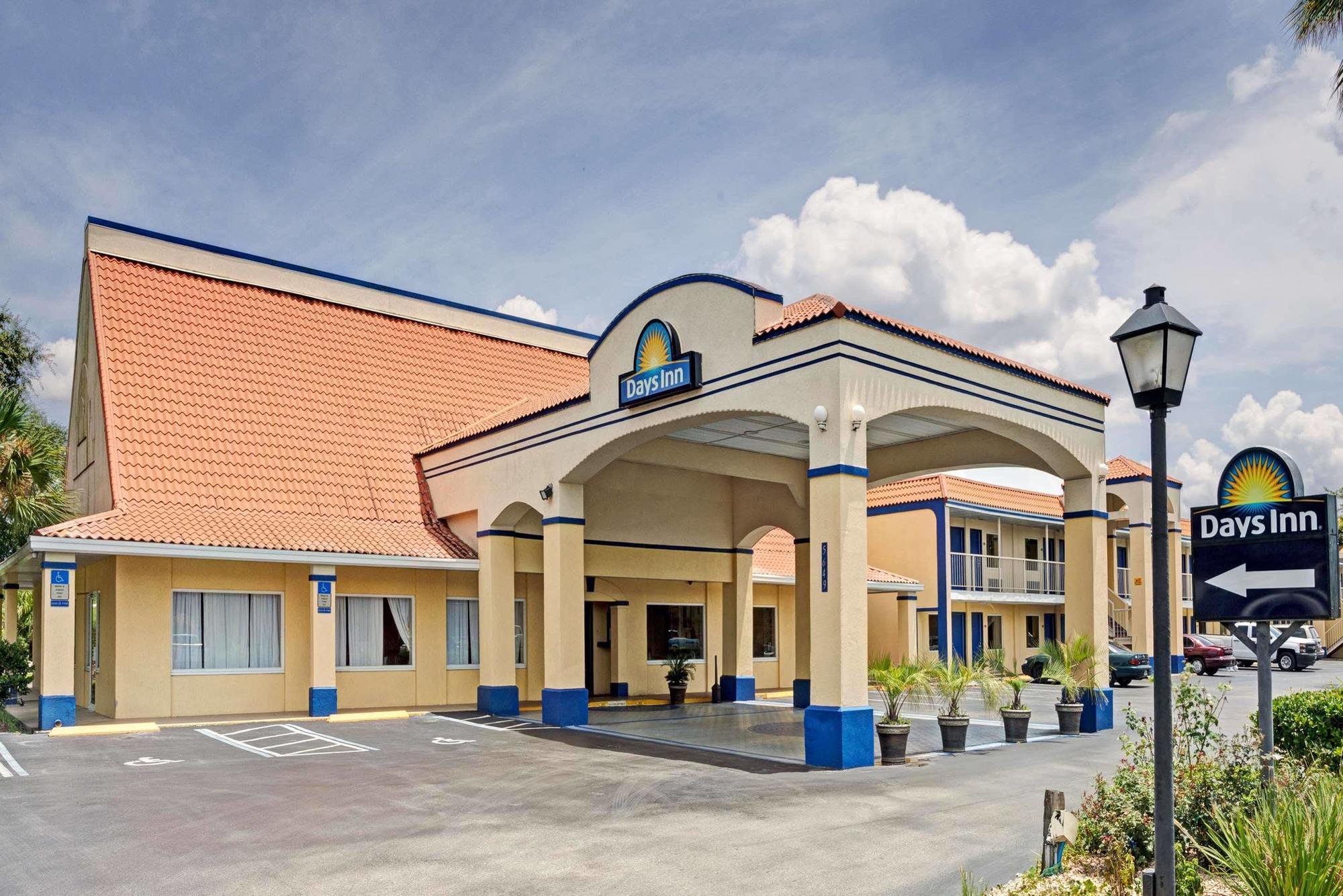 Days Inn By Wyndham Jacksonville South Memorial Hospital Exterior foto
